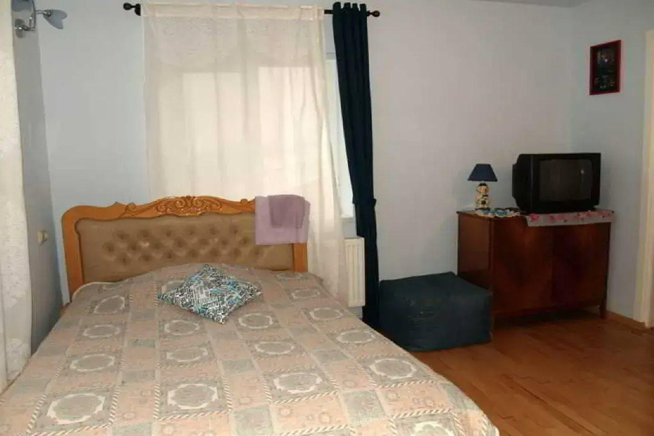 Three Jugs B&B Jrvezh 外观 照片