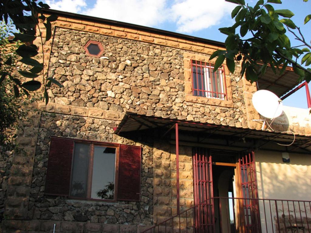 Three Jugs B&B Jrvezh 外观 照片