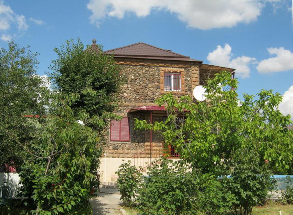 Three Jugs B&B Jrvezh 外观 照片
