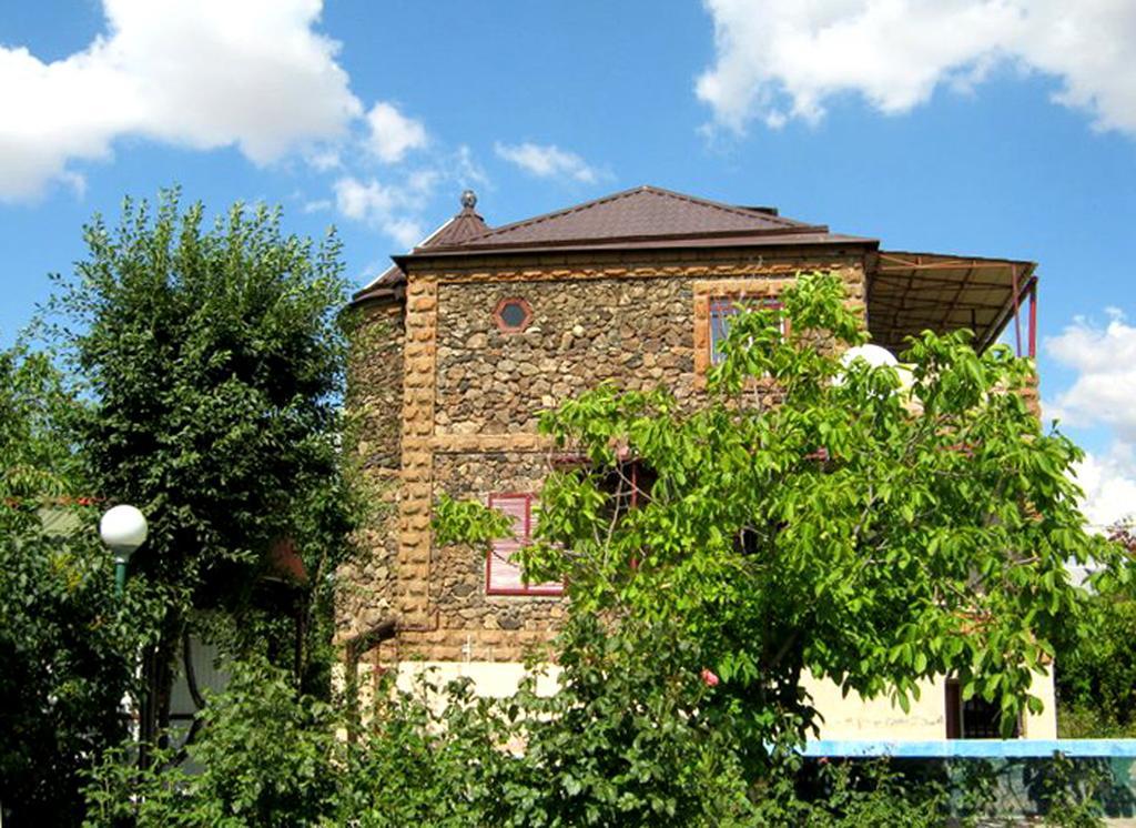 Three Jugs B&B Jrvezh 外观 照片