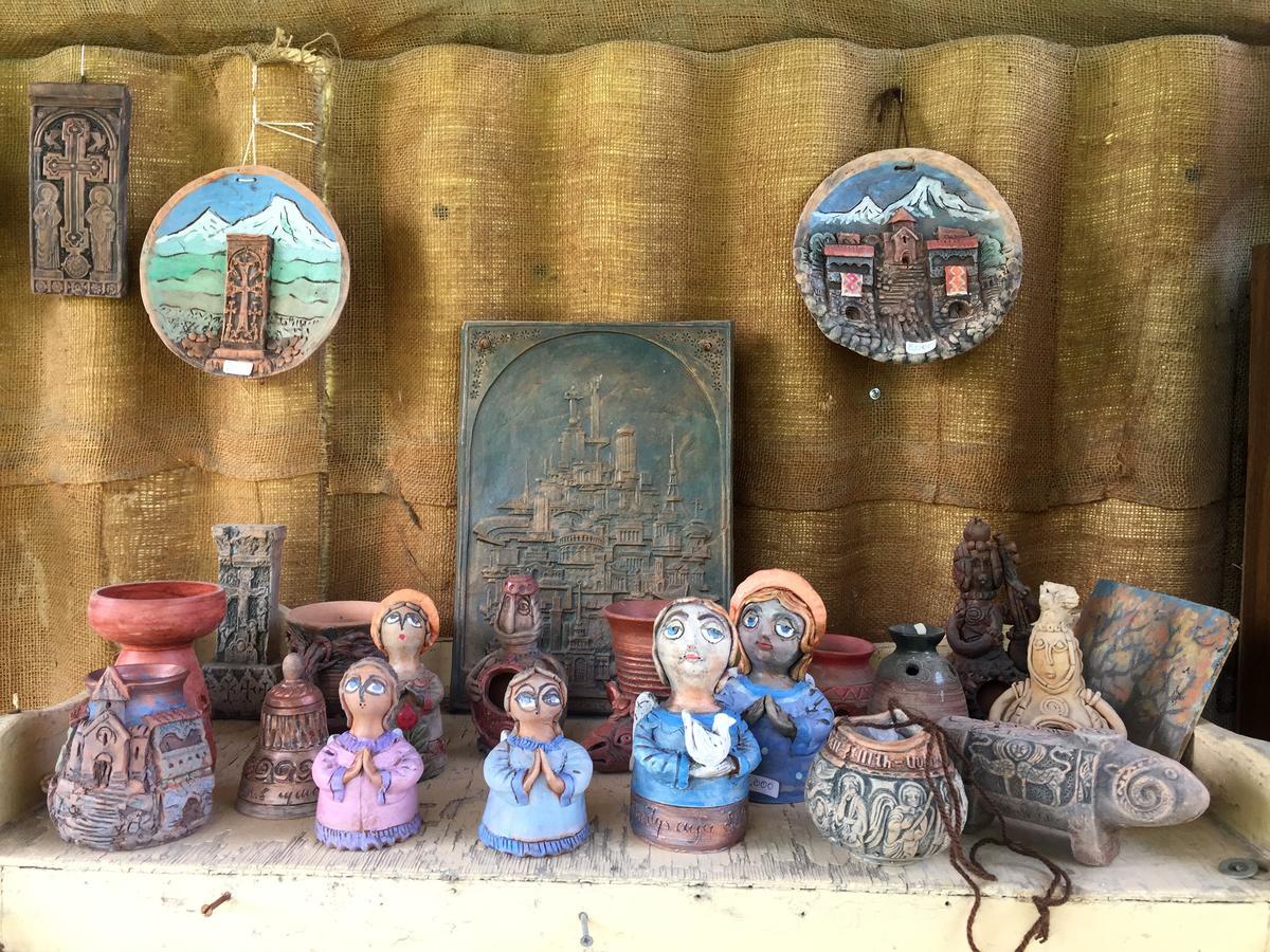 Three Jugs B&B Jrvezh 外观 照片
